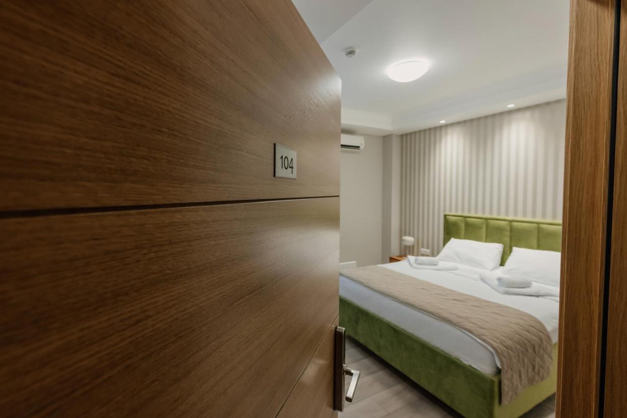 Hotel Beli Dvor Čačak Exterior foto