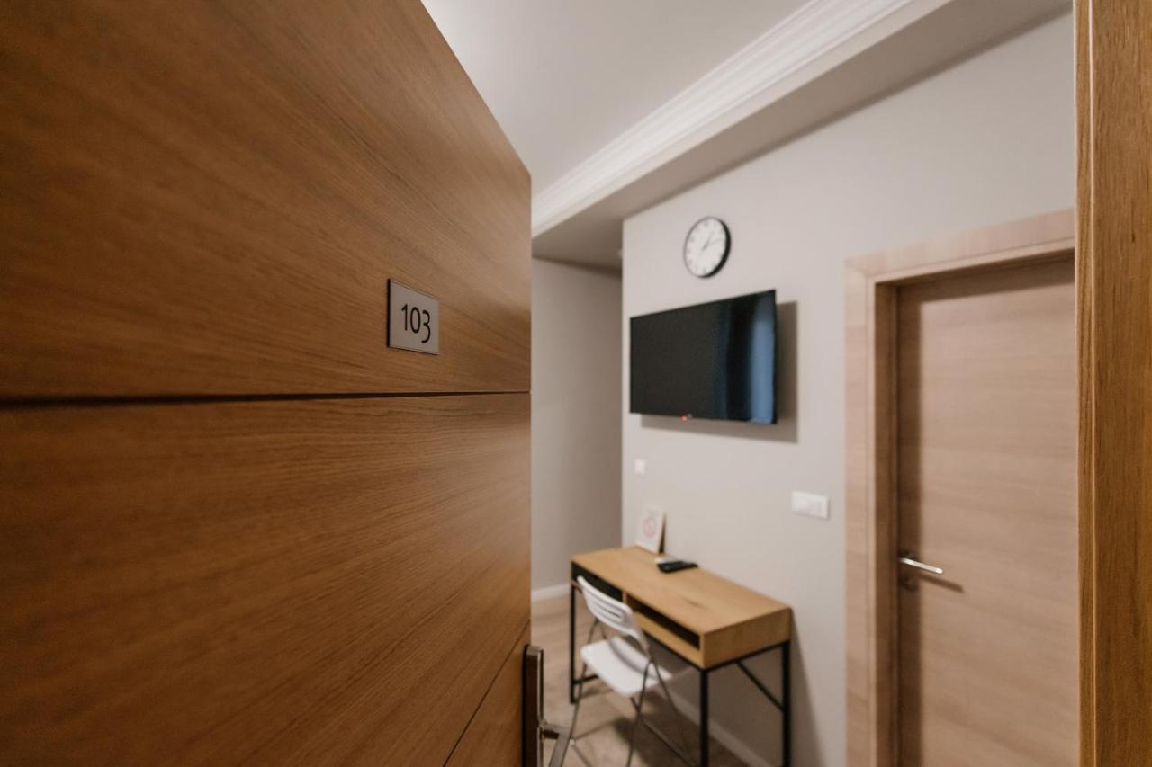 Hotel Beli Dvor Čačak Exterior foto