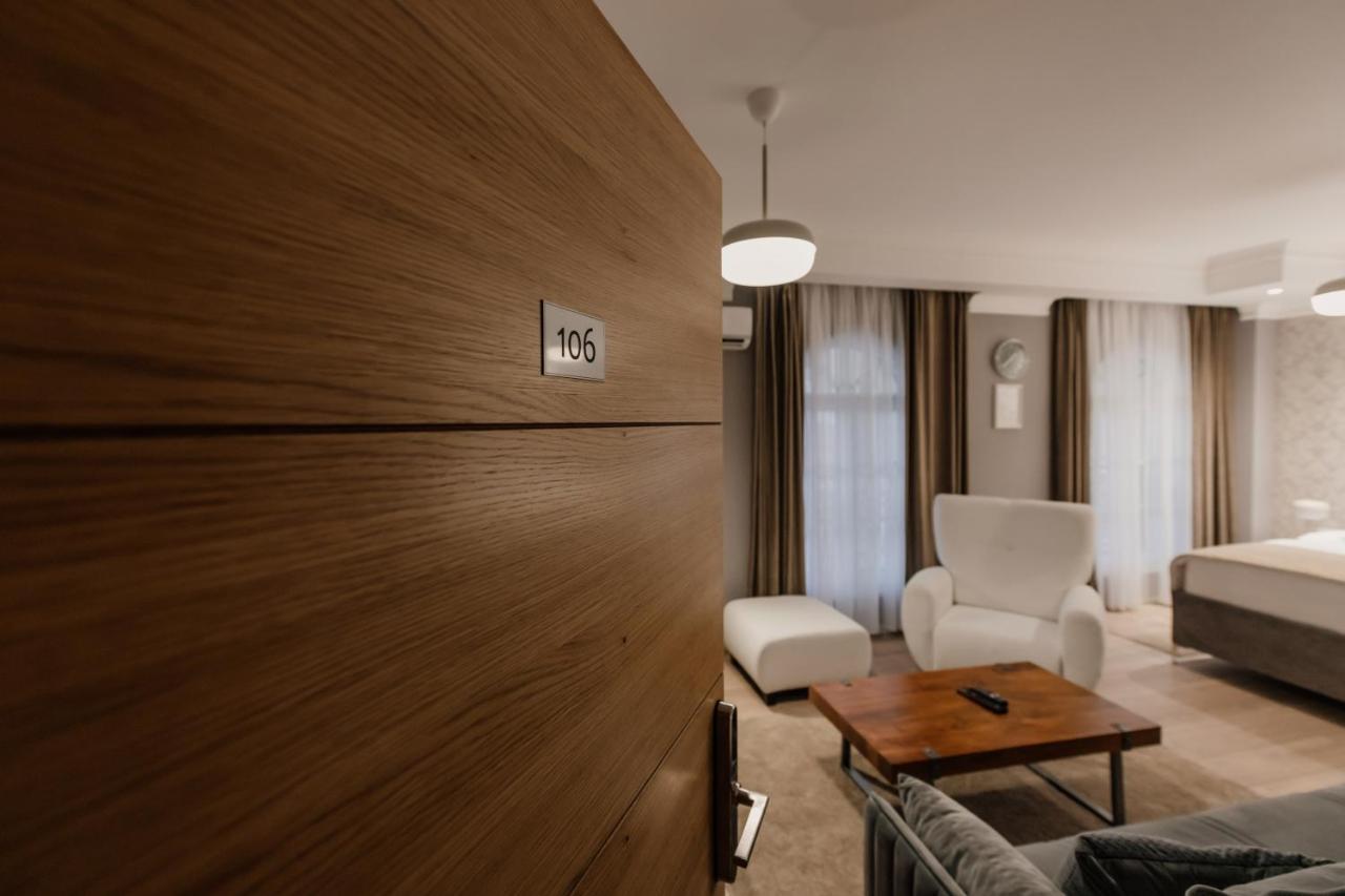 Hotel Beli Dvor Čačak Exterior foto