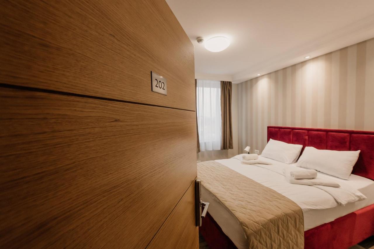 Hotel Beli Dvor Čačak Exterior foto
