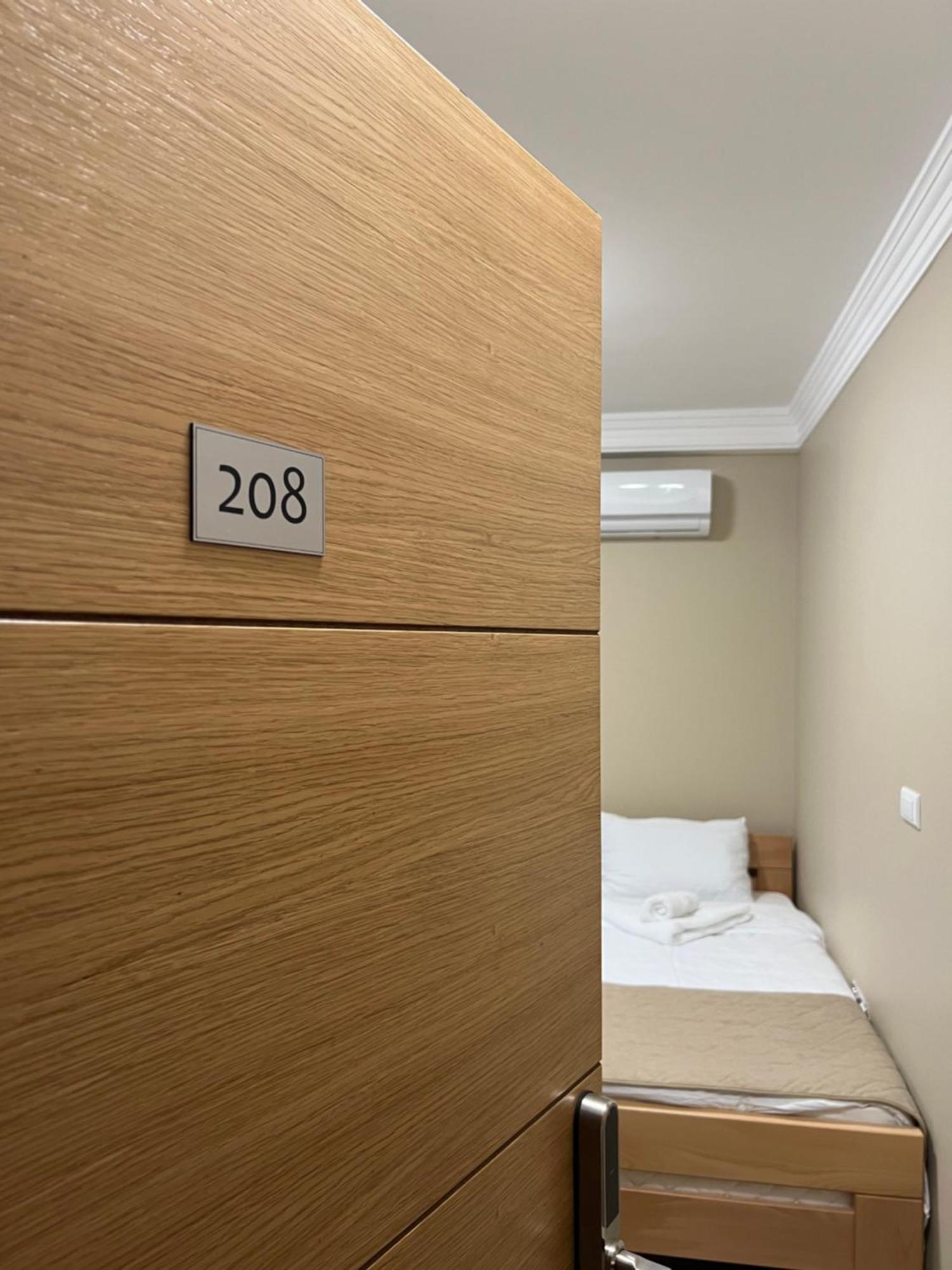 Hotel Beli Dvor Čačak Quarto foto