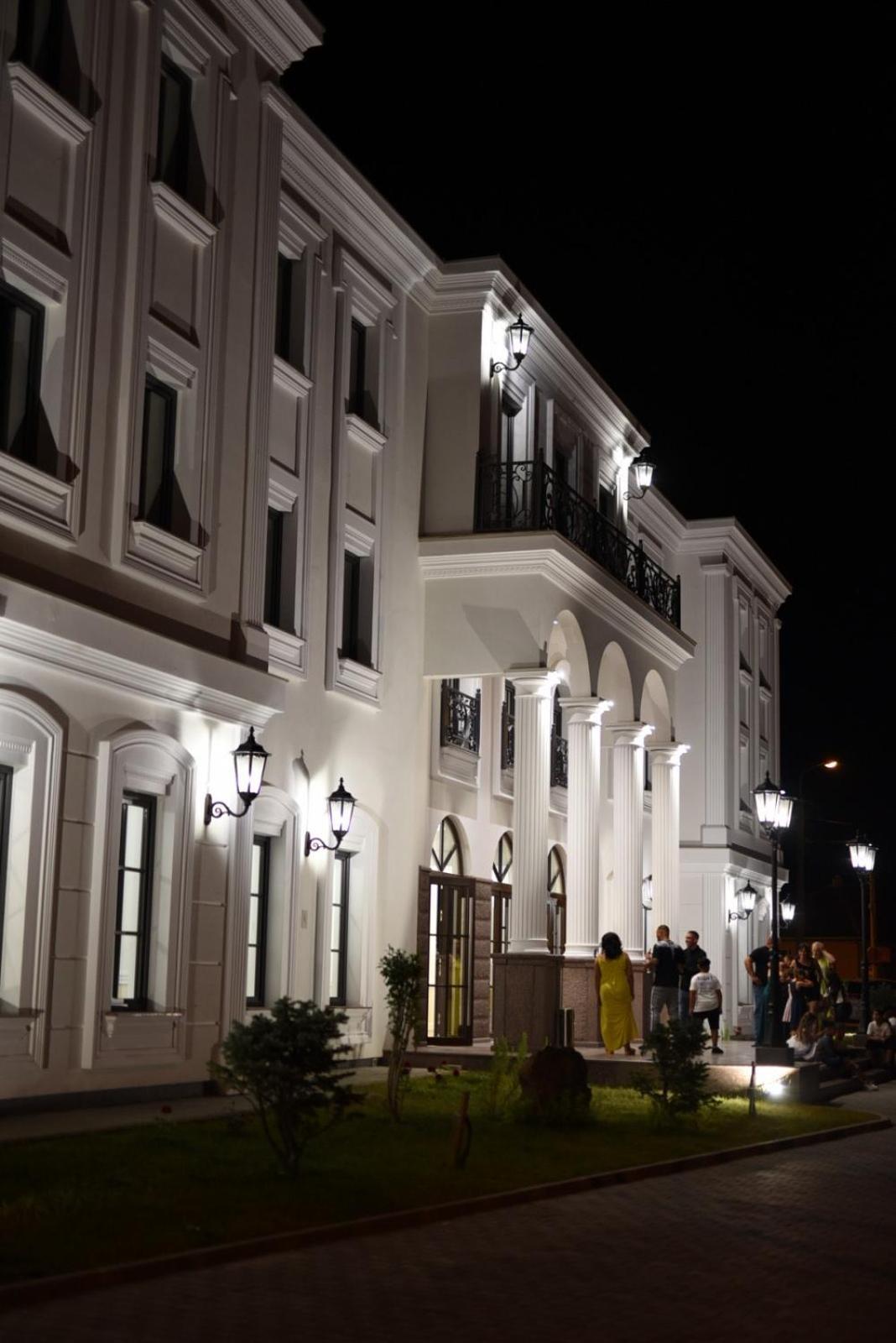 Hotel Beli Dvor Čačak Exterior foto