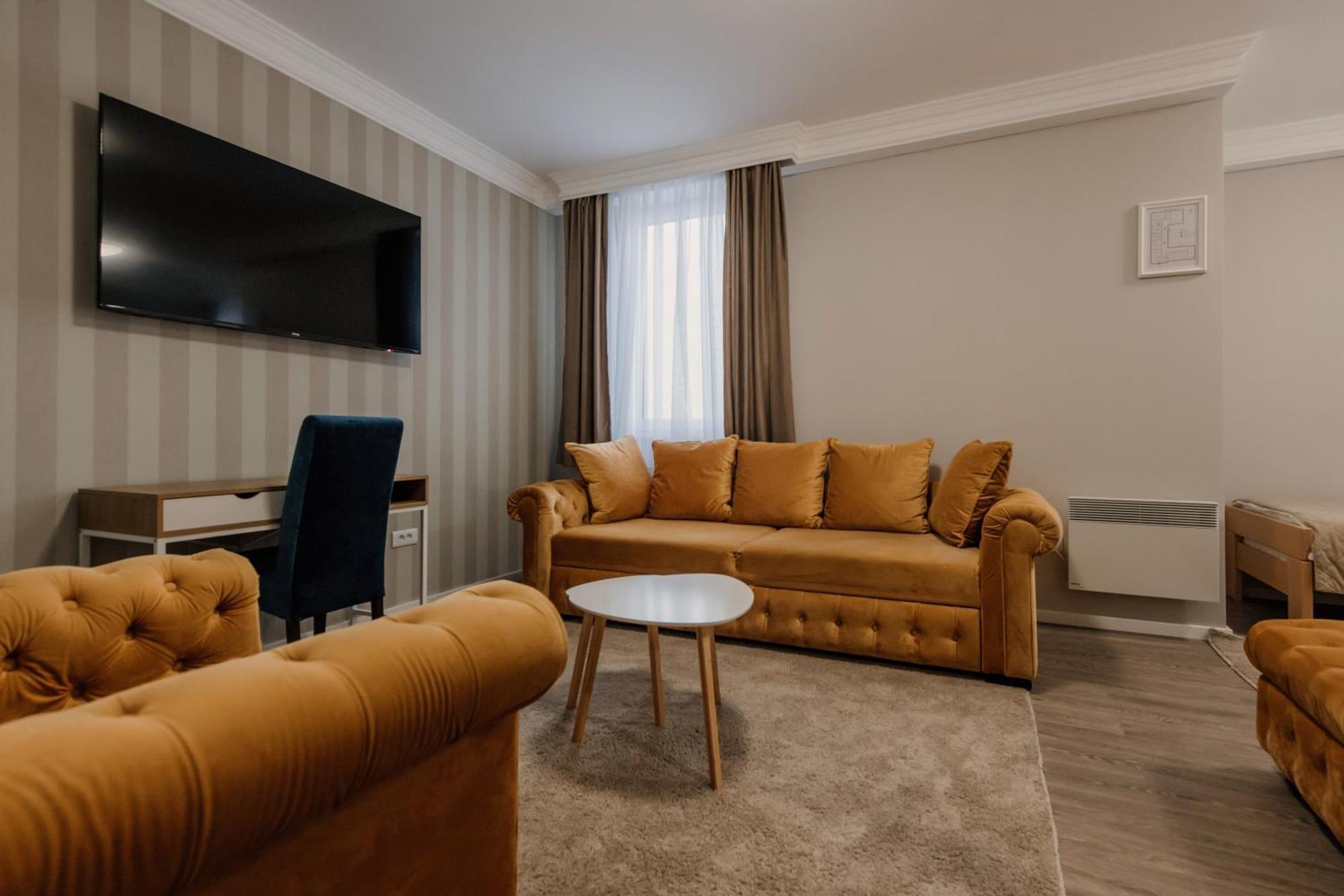 Hotel Beli Dvor Čačak Exterior foto