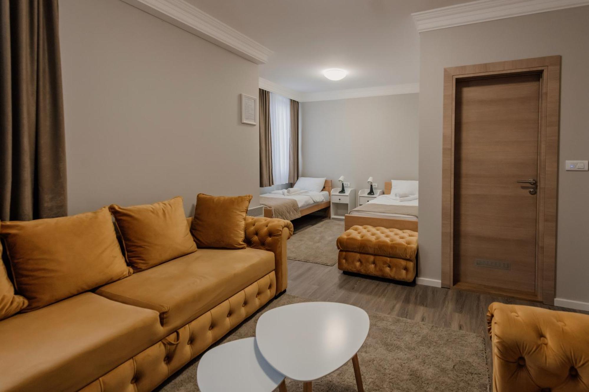 Hotel Beli Dvor Čačak Exterior foto