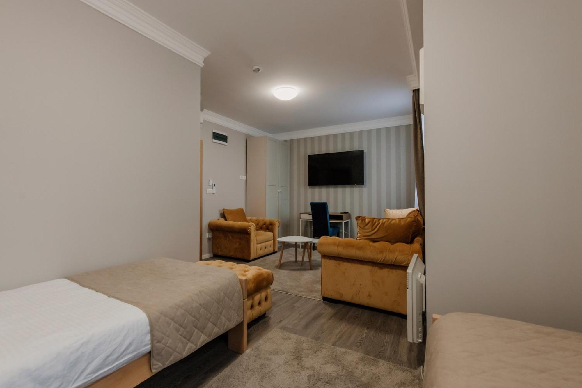 Hotel Beli Dvor Čačak Exterior foto
