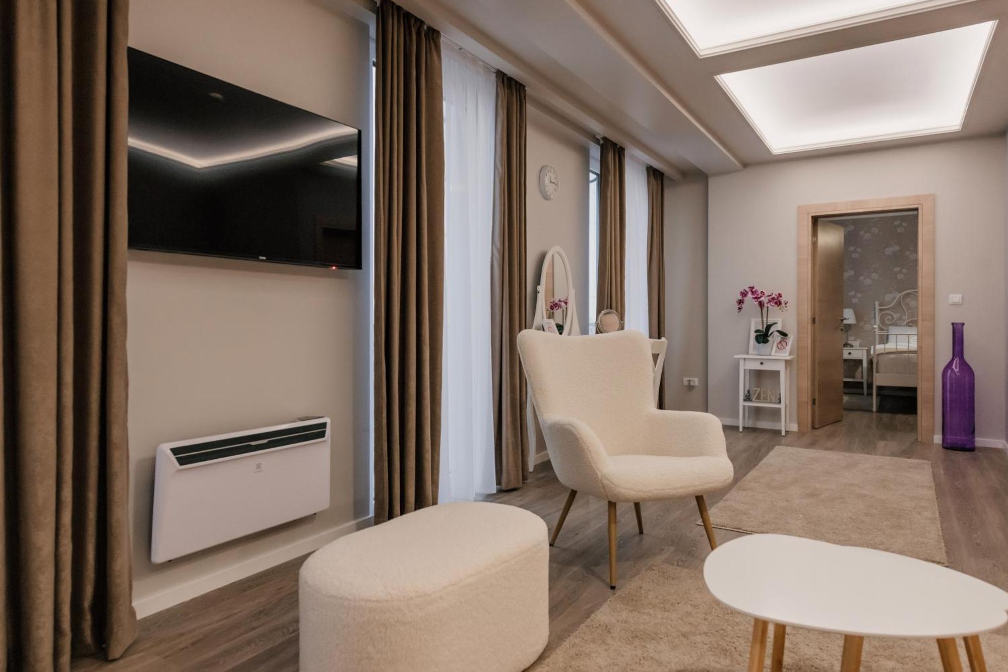 Hotel Beli Dvor Čačak Exterior foto