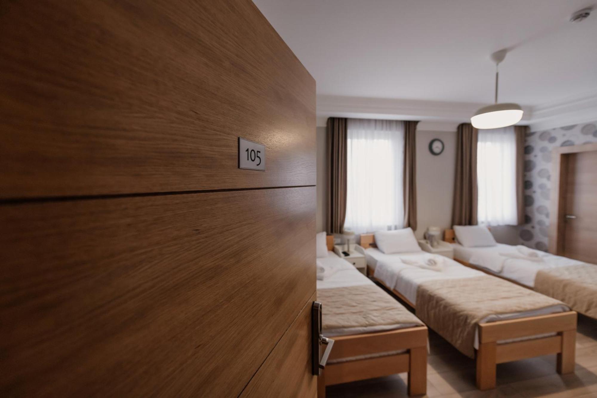 Hotel Beli Dvor Čačak Exterior foto